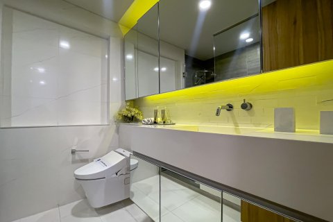 Condominio de 1 dormitorio en Khlong Toei, Bangkok, Tailandia № 133885 - foto 18