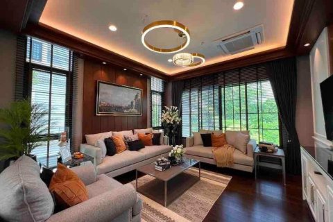 Chalet de 4 dormitorios en Sathon, Bangkok, Tailandia № 133886 - foto 13