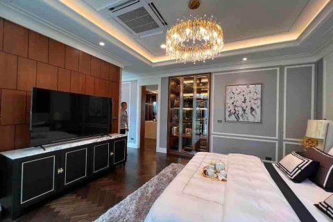 Chalet de 4 dormitorios en Sathon, Bangkok, Tailandia № 133886 - foto 15