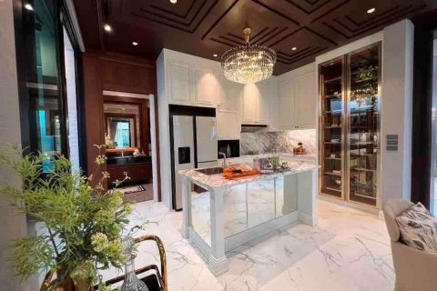 Chalet de 4 dormitorios en Sathon, Bangkok, Tailandia № 133886 - foto 3