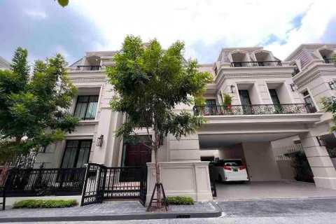 Chalet de 4 dormitorios en Sathon, Bangkok, Tailandia № 133886 - foto 22