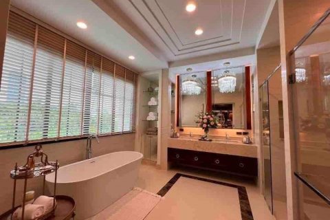 Chalet de 4 dormitorios en Sathon, Bangkok, Tailandia № 133886 - foto 8