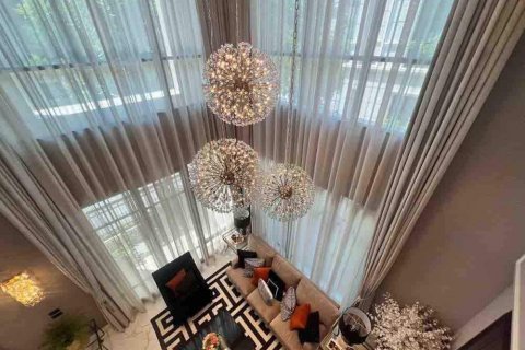 Chalet de 4 dormitorios en Sathon, Bangkok, Tailandia № 133886 - foto 2