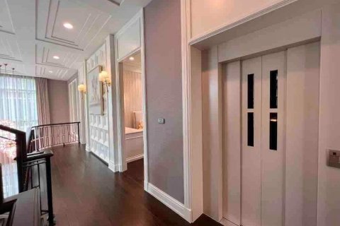 Chalet de 4 dormitorios en Sathon, Bangkok, Tailandia № 133886 - foto 17
