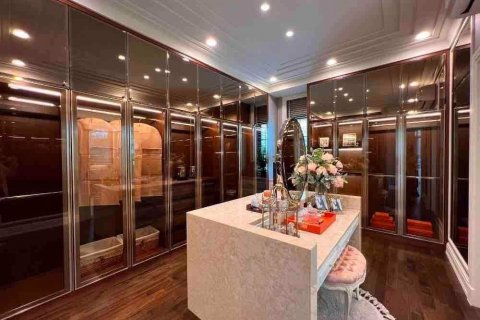 Chalet de 4 dormitorios en Sathon, Bangkok, Tailandia № 133886 - foto 9