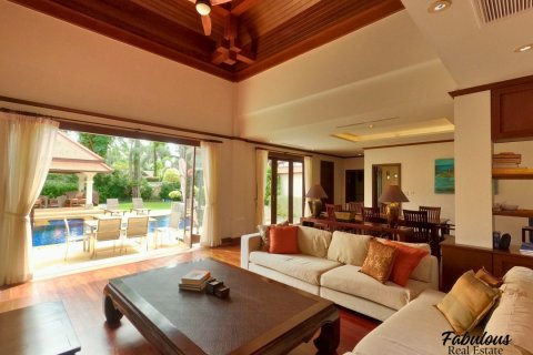 Chalet de 4 dormitorios en Bang Tao, Tailandia № 179688 - foto 7