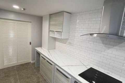 Penthouse in Watthana, Bangkok, Thailand 3 Schlafzimmer № 47679 - Foto 8