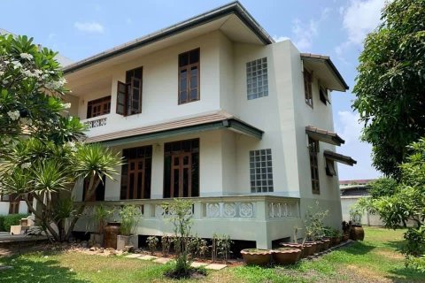 Casa de 4 dormitorios en Phra Khanong, Bangkok, Tailandia № 47681 - foto 6