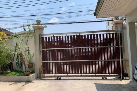 Casa de 4 dormitorios en Phra Khanong, Bangkok, Tailandia № 47681 - foto 11
