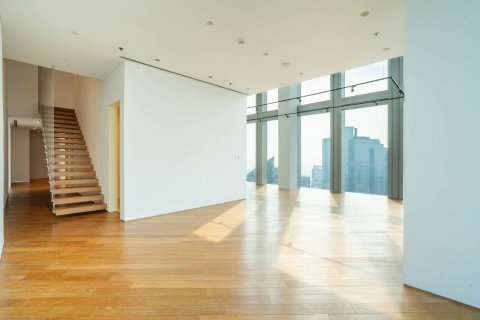 Dúplex de 2 dormitorios en Bangkok, Tailandia № 180469 - foto 8