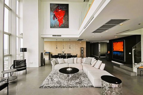 Condo in Bangkok, Thailand, 4 bedrooms  № 180468