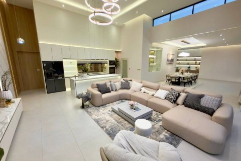 Casa de 4 dormitorios en Pattaya, Tailandia № 180467 - foto 9