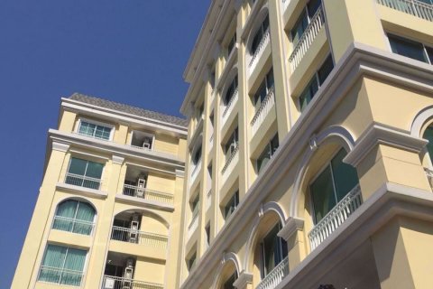 Condominio de 1 dormitorio en Pom Prap Sattru Phai, Bangkok, Tailandia № 54131 - foto 13