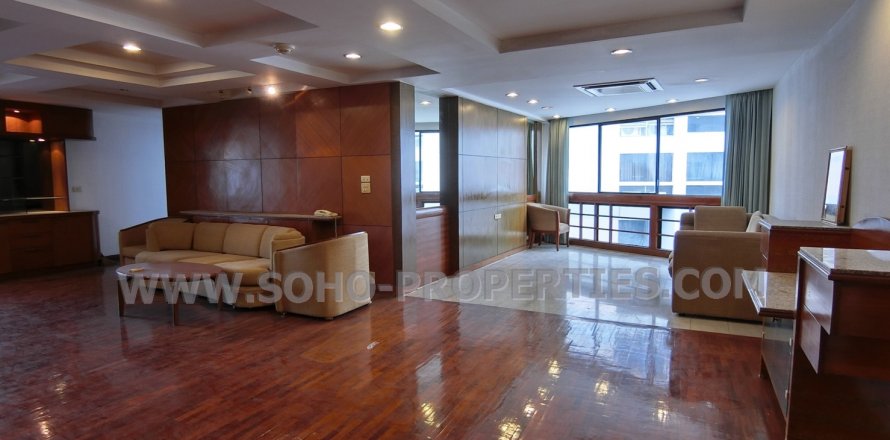 Condo in Bangkok, Thailand, 3 bedrooms  № 144133