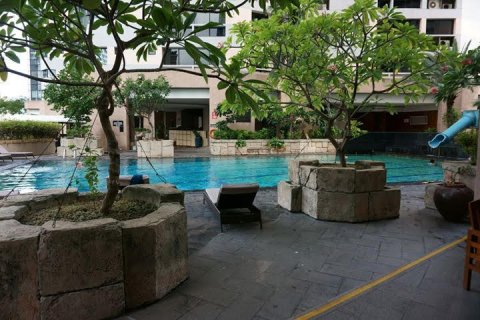 Condo in Bangkok, Thailand, 3 bedrooms  № 144133 - photo 23