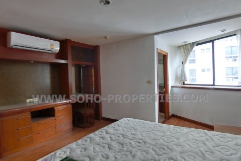 Condo in Bangkok, Thailand, 3 bedrooms  № 144133 - photo 13
