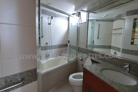 Condo in Bangkok, Thailand, 3 bedrooms  № 144133 - photo 14