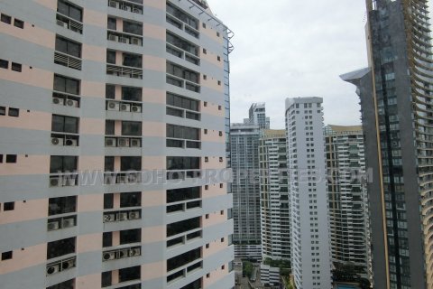 Condo in Bangkok, Thailand, 3 bedrooms  № 144133 - photo 15