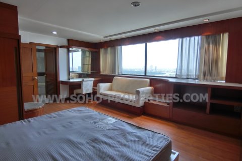 Condo in Bangkok, Thailand, 3 bedrooms  № 144133 - photo 7