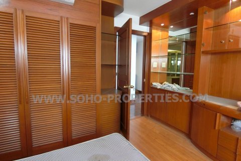 Condo in Bangkok, Thailand, 3 bedrooms  № 144133 - photo 10