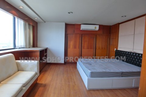 Condo in Bangkok, Thailand, 3 bedrooms  № 144133 - photo 8