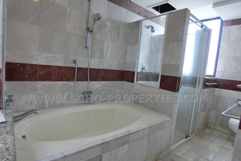 Condo in Bangkok, Thailand, 3 bedrooms  № 144133 - photo 9