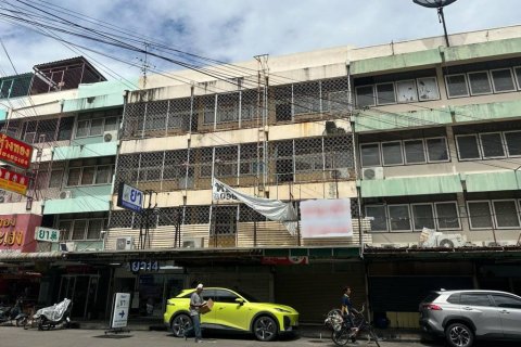 Reihenhaus in Bangkok, Thailand 44 Schlafzimmer № 146871