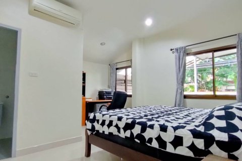 Chalet de 3 dormitorios en Phuket, Tailandia № 146870 - foto 8