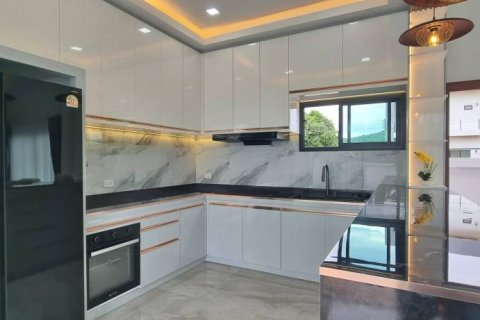 Chalet de 3 dormitorios en Sattahip, Tailandia № 146873 - foto 5