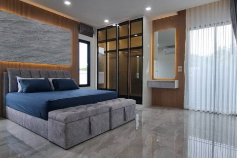 Chalet de 3 dormitorios en Sattahip, Tailandia № 146873 - foto 9