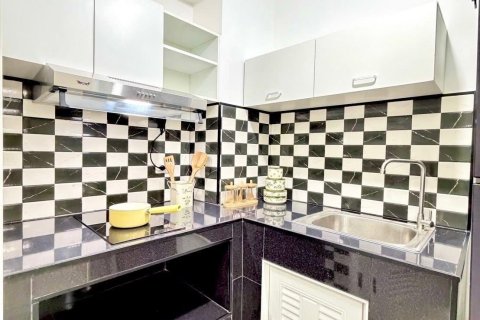 Apartamento de 2 habitaciones en Pattaya, Tailandia № 205804 - foto 5