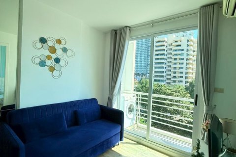 Apartamento de 2 habitaciones en Pattaya, Tailandia № 205805 - foto 5