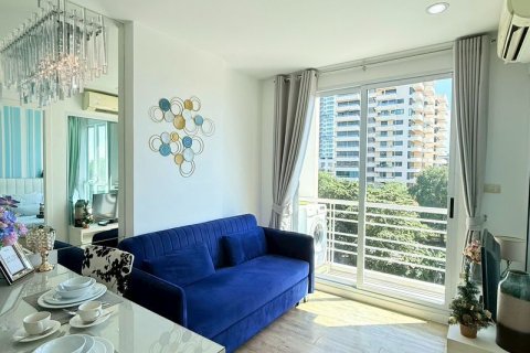 Apartamento de 2 habitaciones en Pattaya, Tailandia № 205805 - foto 3