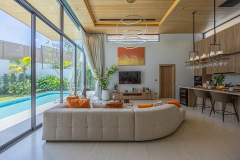 Chalet de 4 dormitorios en Pattaya, Tailandia № 209177 - foto 5