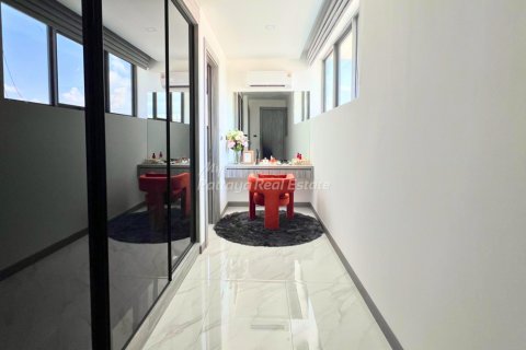 Casa de 3 dormitorios en Bang Lamung, Tailandia № 209176 - foto 23