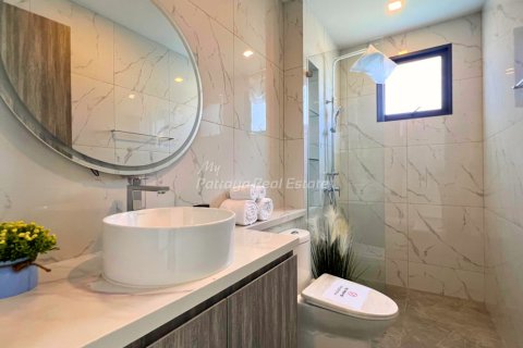 Casa de 3 dormitorios en Bang Lamung, Tailandia № 209176 - foto 19
