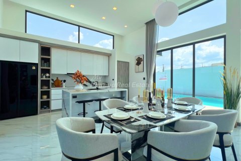 Casa de 3 dormitorios en Bang Lamung, Tailandia № 209176 - foto 8