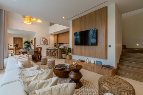 Chalet de 5 dormitorios en Pattaya, Tailandia № 209179 - foto 5