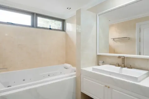 Chalet de 3 dormitorios en Phuket, Tailandia № 190789 - foto 27