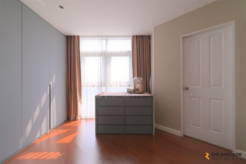 Condo in Bangkok, Thailand, 3 bedrooms № 184808 - photo 4