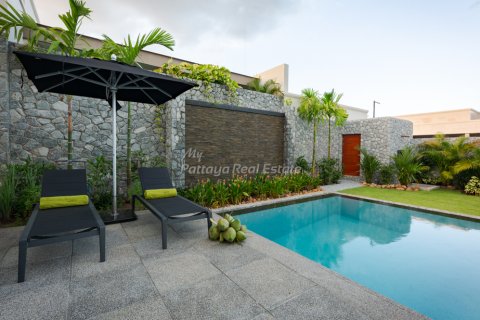 Casa de 4 dormitorios en Pattaya, Tailandia № 203362 - foto 8