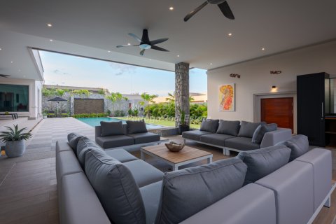 Casa de 4 dormitorios en Pattaya, Tailandia № 203362 - foto 10