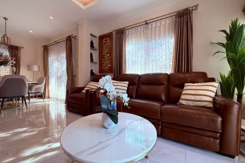 House in Hang Dong, Thailand 3 bedrooms № 163296 - photo 4