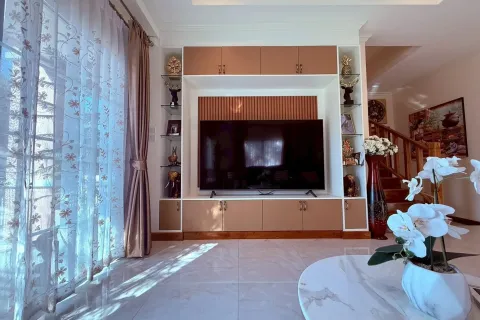 House in Hang Dong, Thailand 3 bedrooms № 163296 - photo 6