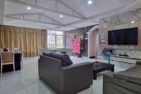 Chalet de 5 dormitorios en Sattahip, Tailandia № 146991 - foto 5