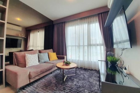 Condominio de 2 dormitorios en Khlong Toei, Bangkok, Tailandia № 146986 - foto 2