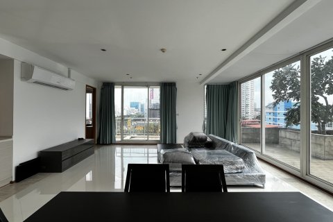 Condo in Sathon, Bangkok, Thailand, 3 bedrooms № 201279 - photo 11