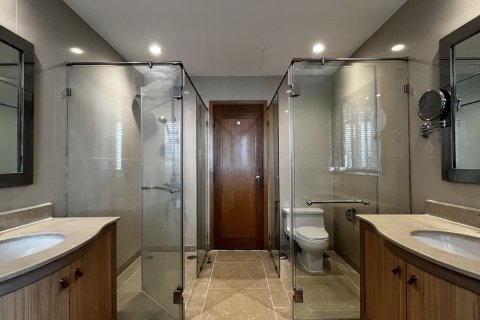 Condo in Sathon, Bangkok, Thailand, 3 bedrooms № 201279 - photo 2