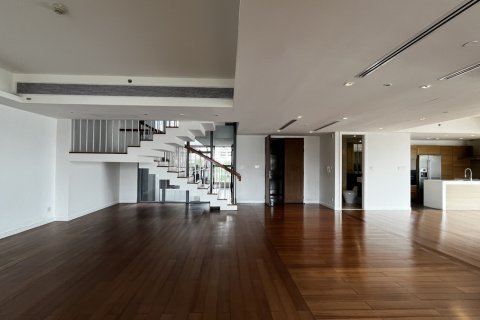Condo in Sathon, Bangkok, Thailand, 3 bedrooms  № 201280 - photo 8