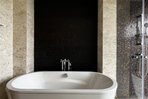 Condo in Sathon, Bangkok, Thailand, 3 bedrooms  № 201280 - photo 17